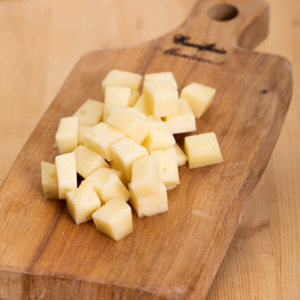 Formaggio pecorino Montecristo a cubetti